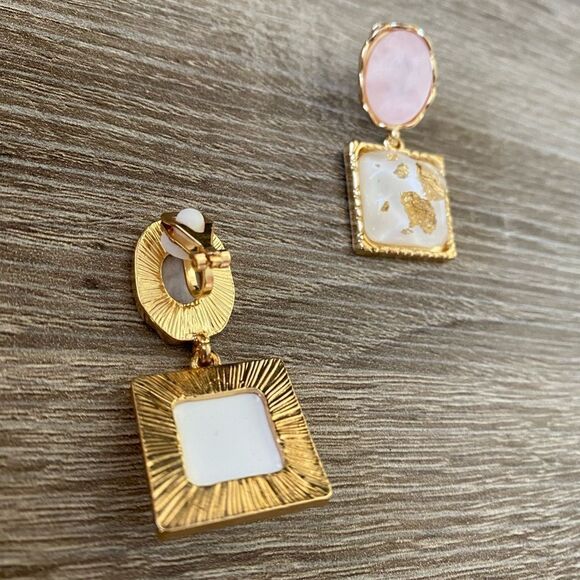 Vintage style clip on earrings M122 - Picture 3 of 4